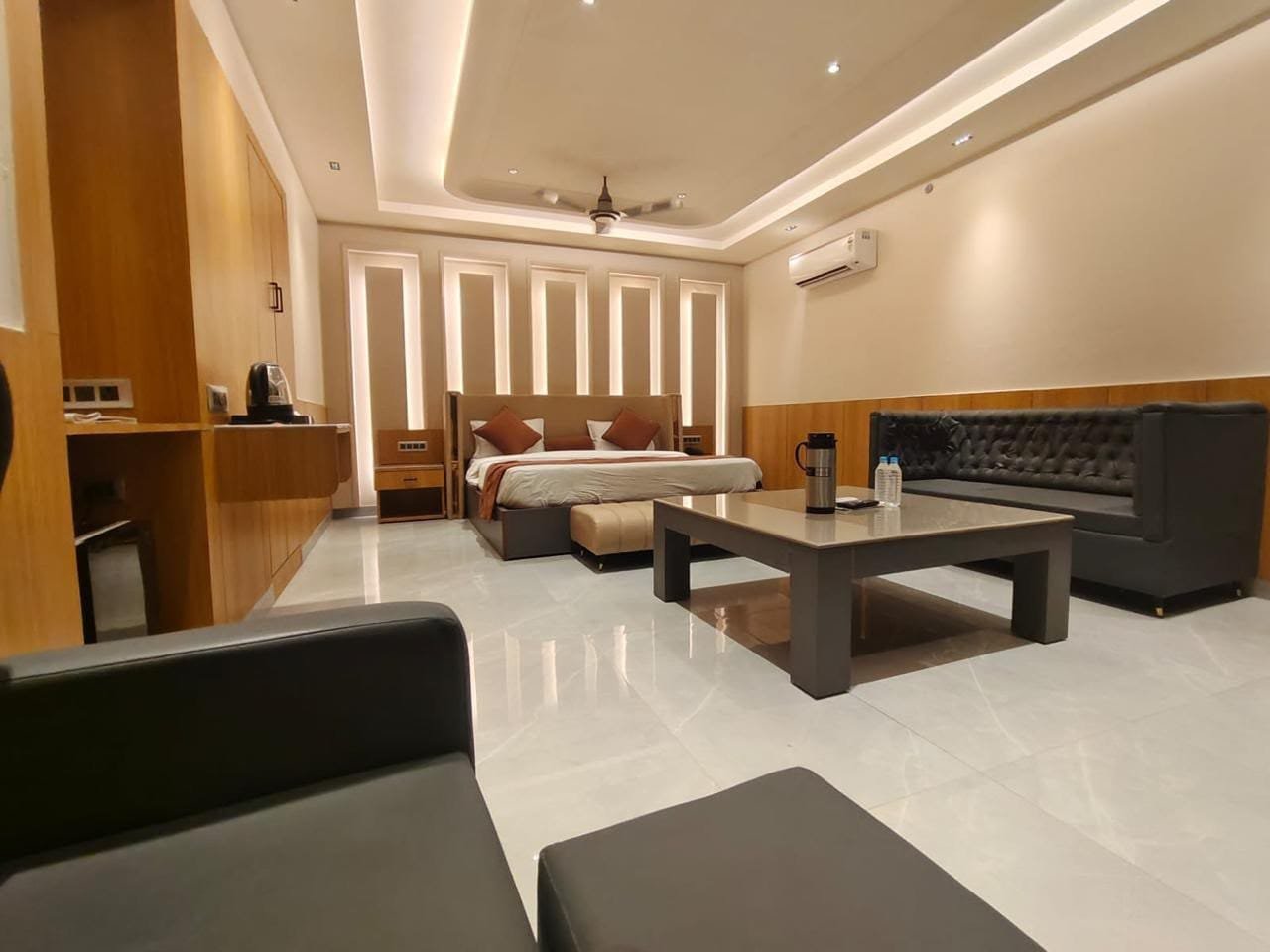 Shane Awadh — Well-known Civil Lines hotel with Classic, Super Deluxe, Junior Suite and Executive Suite rooms